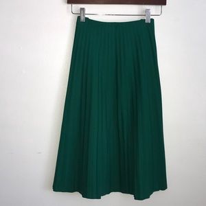 Talbots Kelly green accordion flare skirt